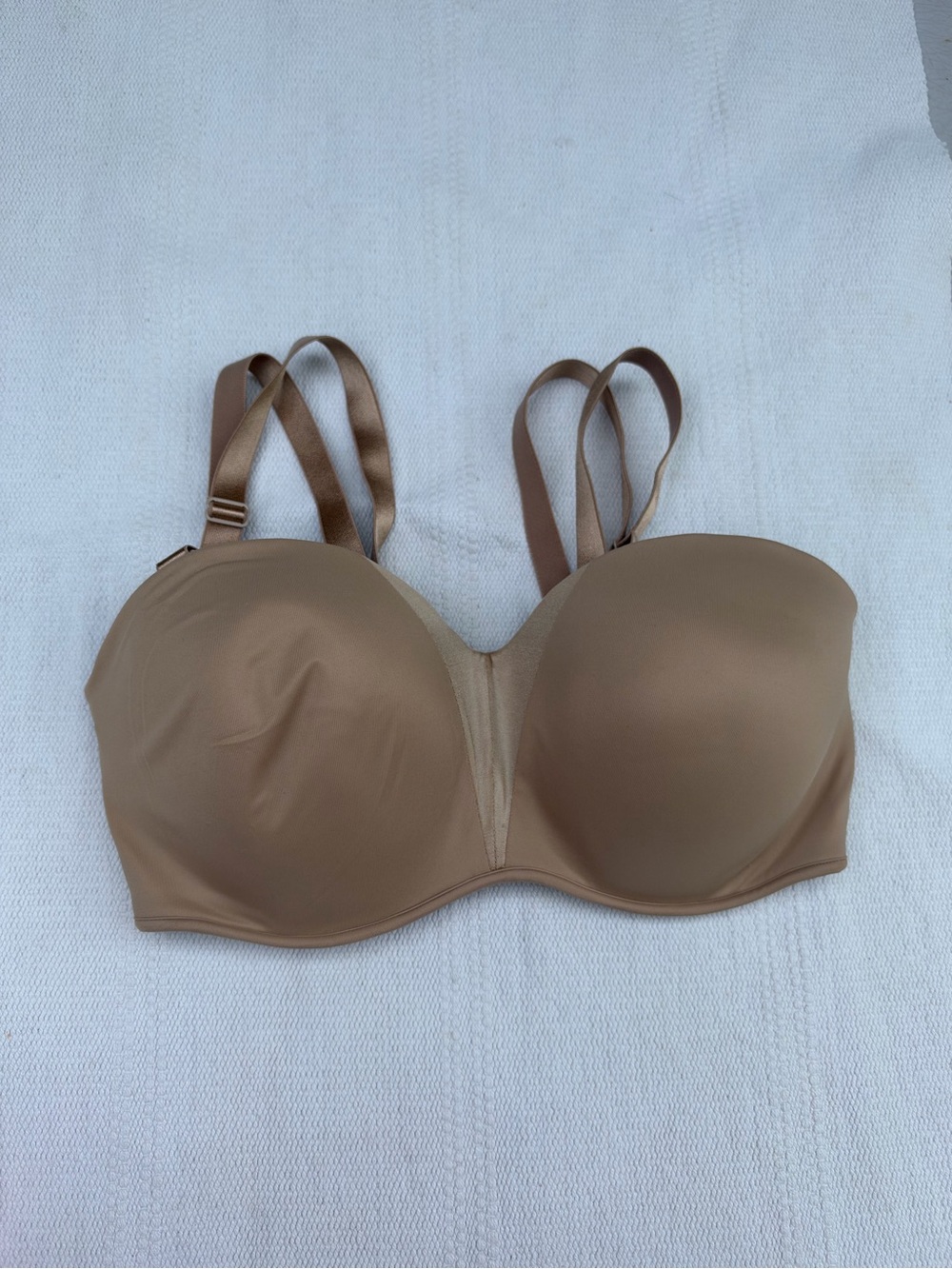 Soma STUNNING
Strapless Bra size 34DD NWT